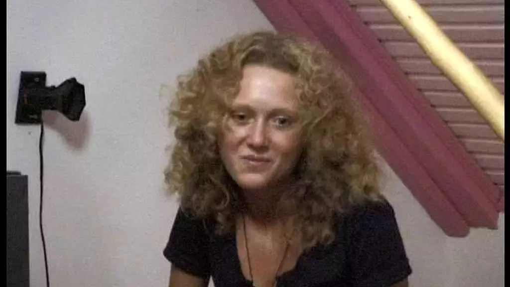 Юная Джастин показывает свою идеальную задницу на приватном кастинге