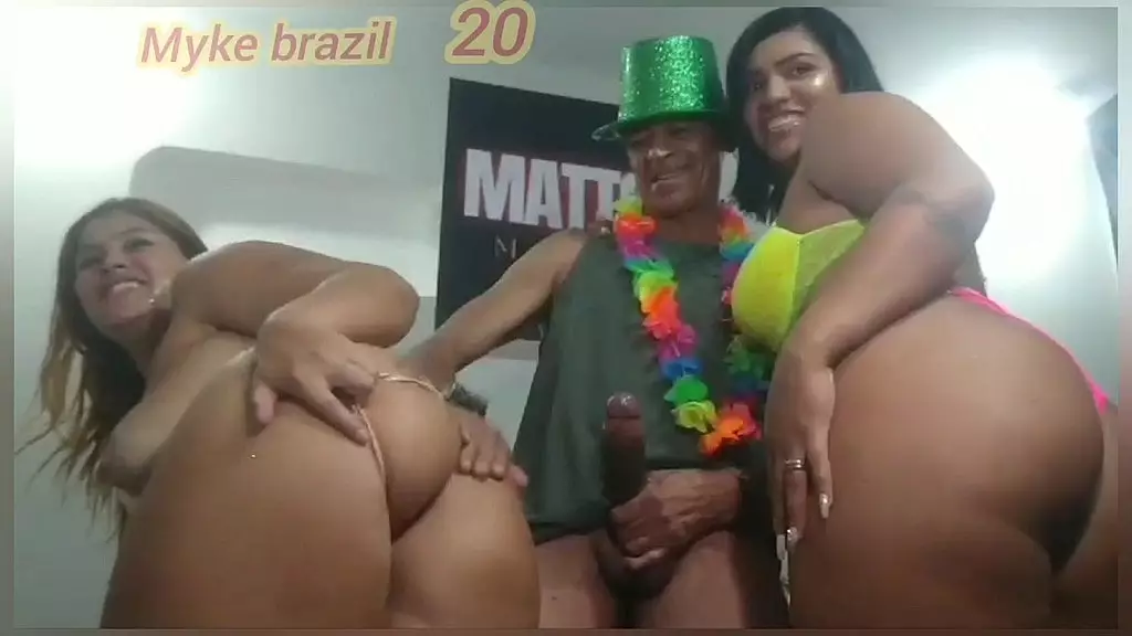 festa no salao com muitas mulhers gostosas carnaval 2024