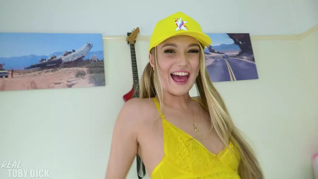 Грейс Лоуди в заднице, трахнули в глотку, анальный трах, сперма в задницу - ест сперму из задницы, затем фистит