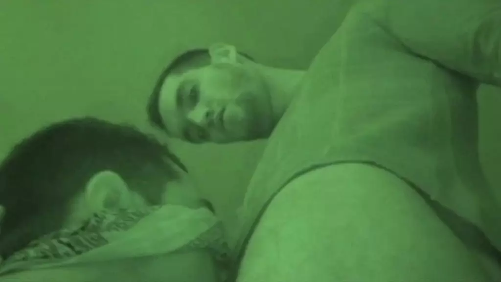 французского твинка ночью трахнули два гангстера