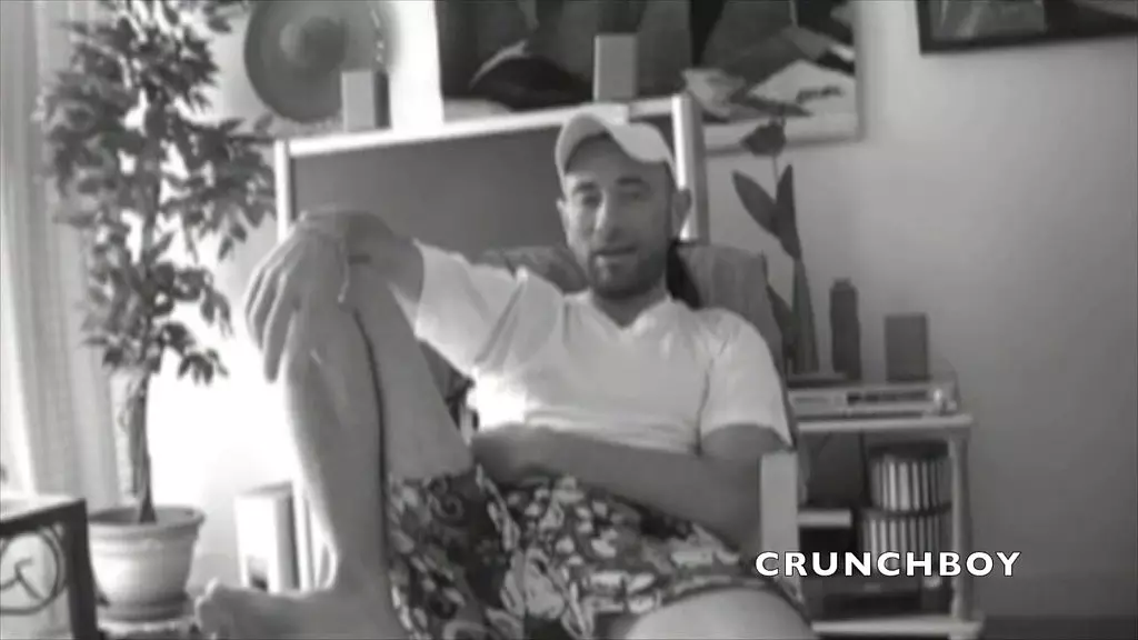 сексуальный красавчик трахается с большим членом