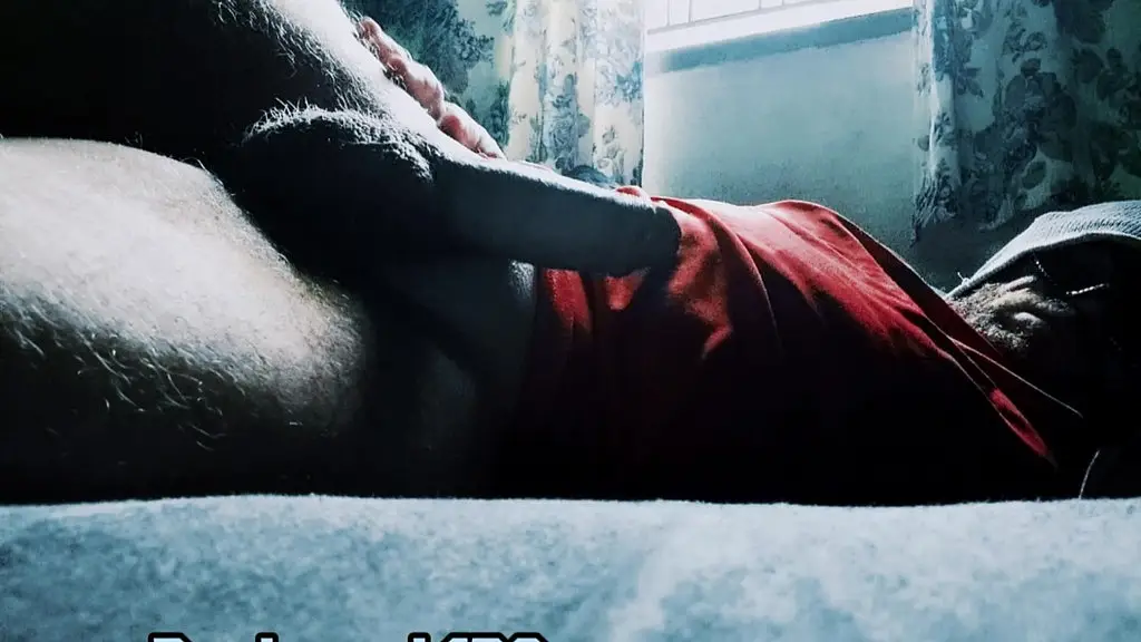 男人的阴茎是他身体上用于排尿和性交的部分 bad_wolf28 抚摸他的阴茎。