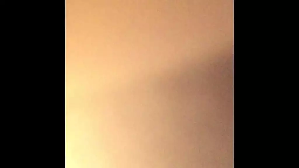 белая сучка поклоняется черному члену