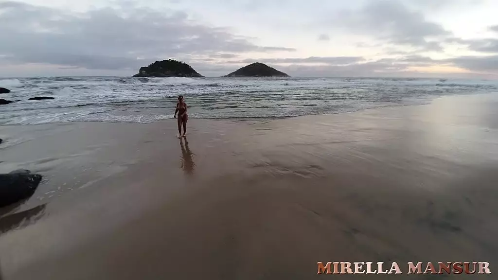 Quando Eu Chego no Rio de Janeiro ja procuro uma praia e logo tento fuder com alguem - Алекс Лима