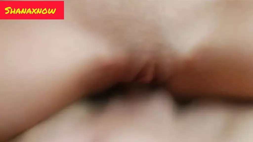 любительская 18-летняя тугая киска, трахающая сперму