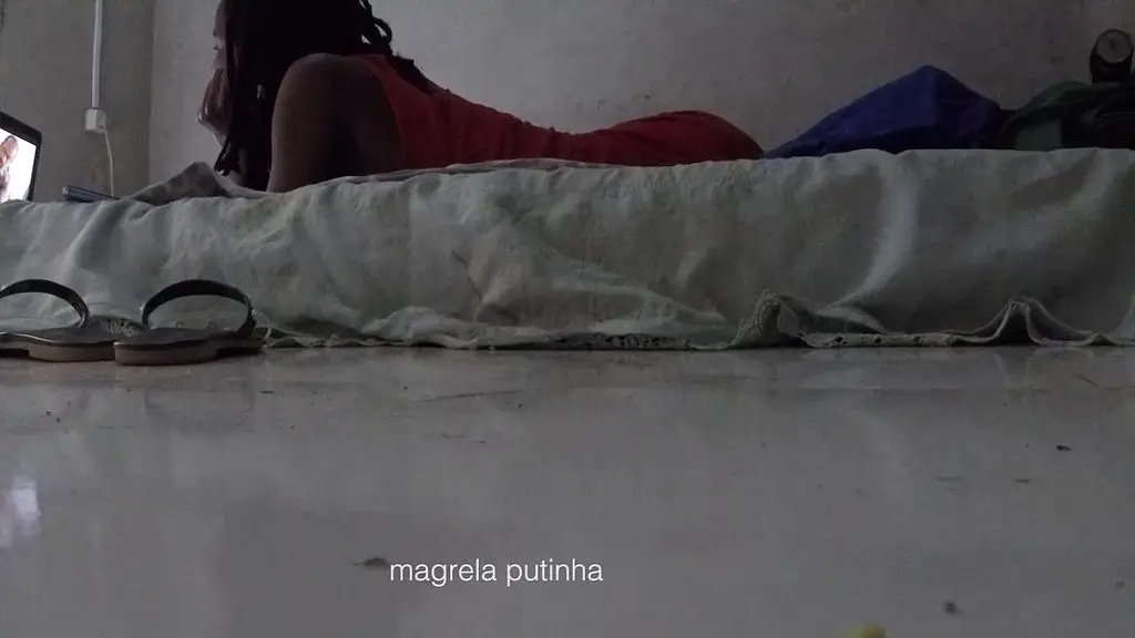 meu fodedor colocou camera escondida e me meteu a assistir porno sozinha no computador e me apanhou a se masturbar depois me fodeu (full video red & sheer)