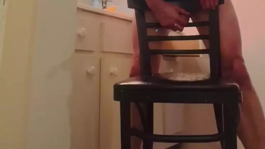 папа осушает яйца nsfw