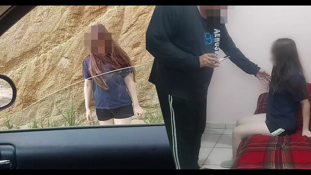 viejo puerco encuentra a morrita putipobre de Colonia Marginal и le ofrece dinero por usarla como bolsa de semen, jovencita real, no fingido 18 yo - subtitulos en ingles - Complete #2