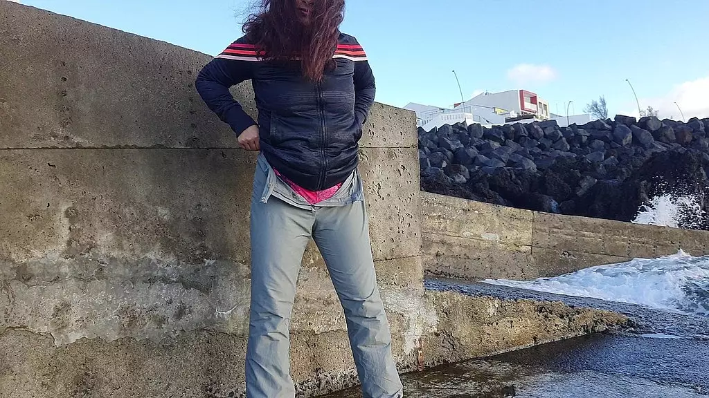 Золотой дождь снаружи