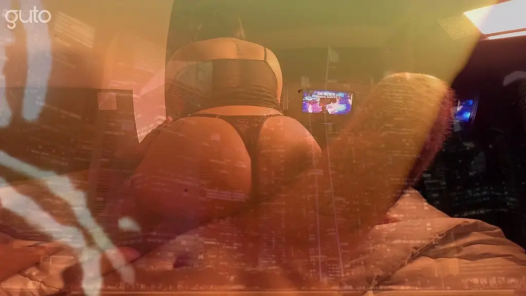 Мария Биттенкур скачет на большом и толстом члене, пока не получит кремпай