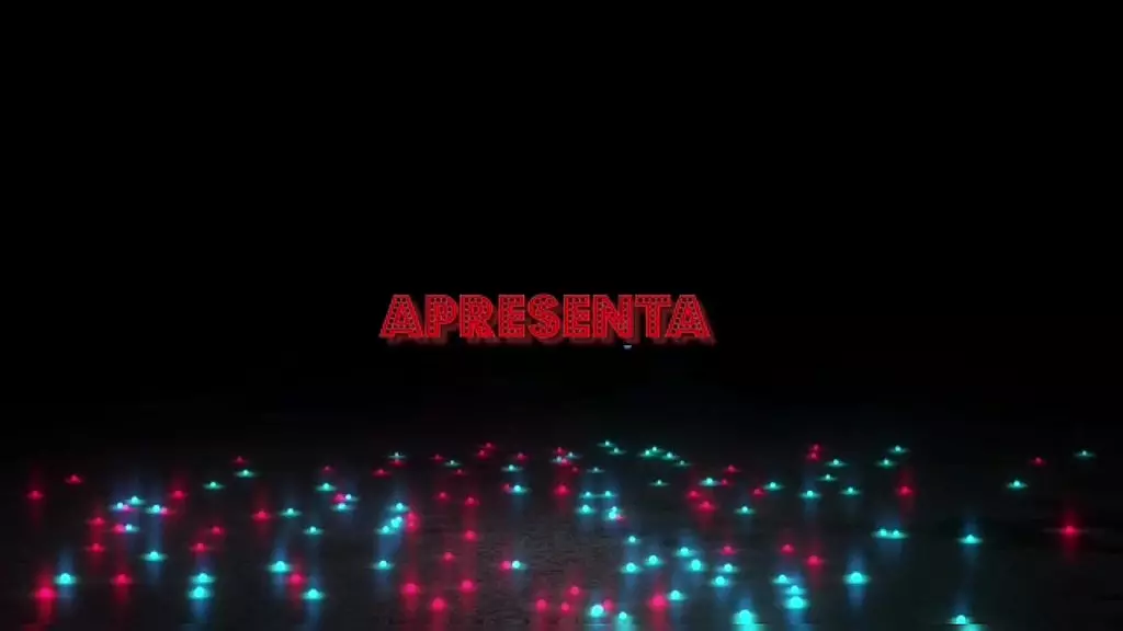 bonequinha мастурбирует и кончает