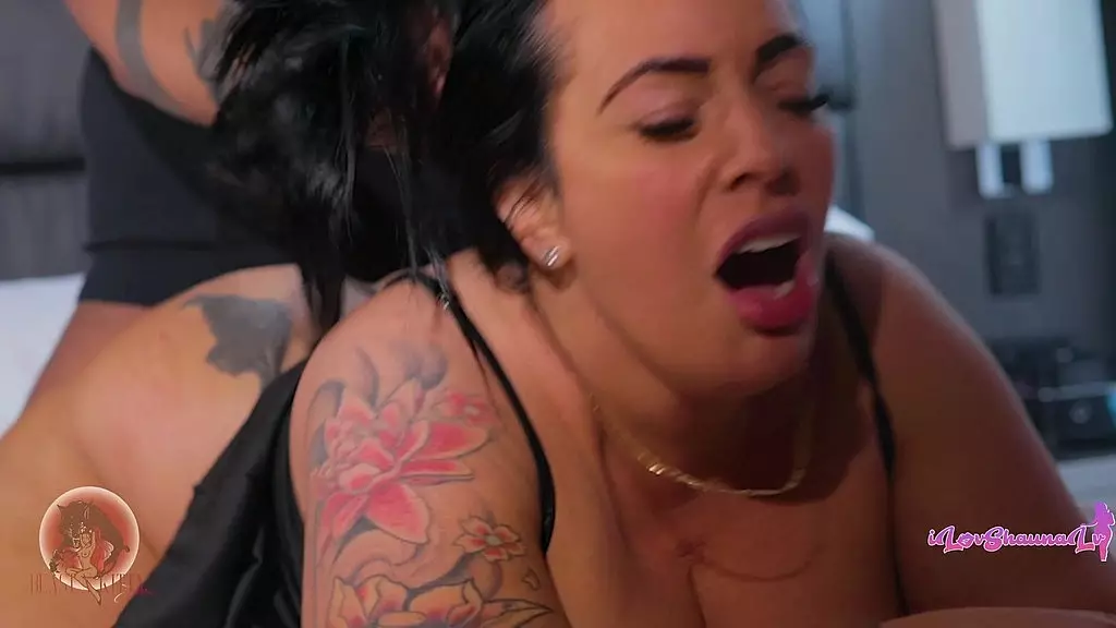 что делает твоя жена, когда тебя нет