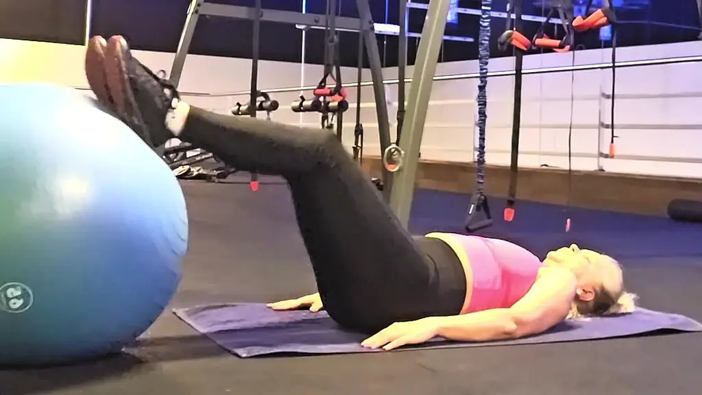 потная тренировка в спортзале