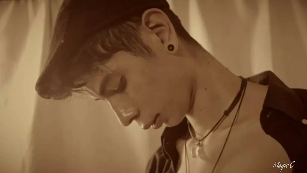 тебе нравятся винтажные худые твинки с большими обрезанными членами?