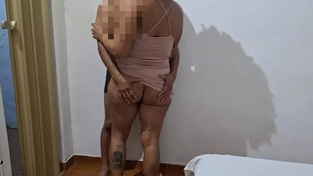 dei pro meu anante eo marido da my amiga assistiu escondido enquanto se marturbava