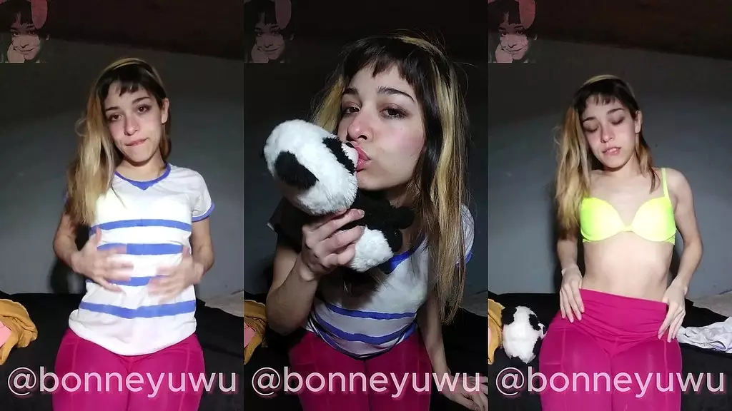 bonneyuwu -fotos jugando con mis peluches + видео 2:19