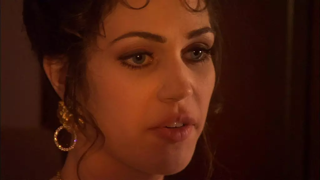 в замке слепой ебли Кита и Кэт Ли всегда очень жарко, поэтому Джереми попадает туда как