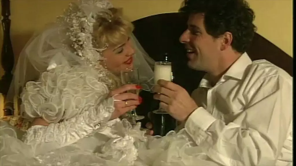 monique covet в ее первую брачную ночь