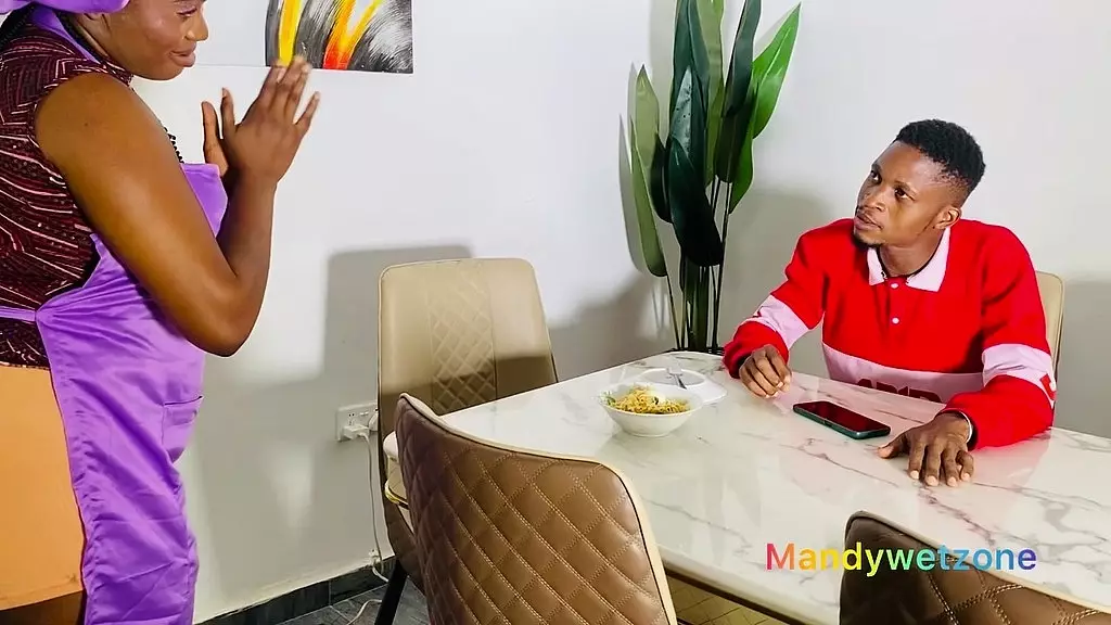 девушка, которую я привел домой, обратилась к моему шеф-повару