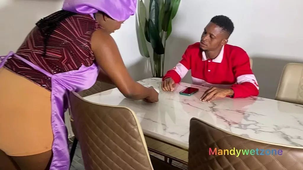 мой отчим нанял для меня нового повара, часть 1