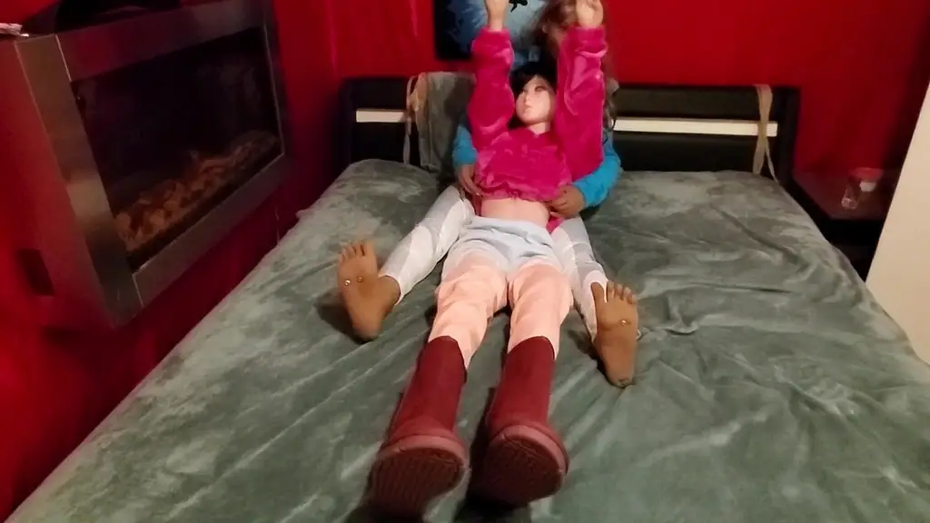 папы обучают секс-кукол (часть 3/3) - теперь твоя очередь для большого члена, милашка!