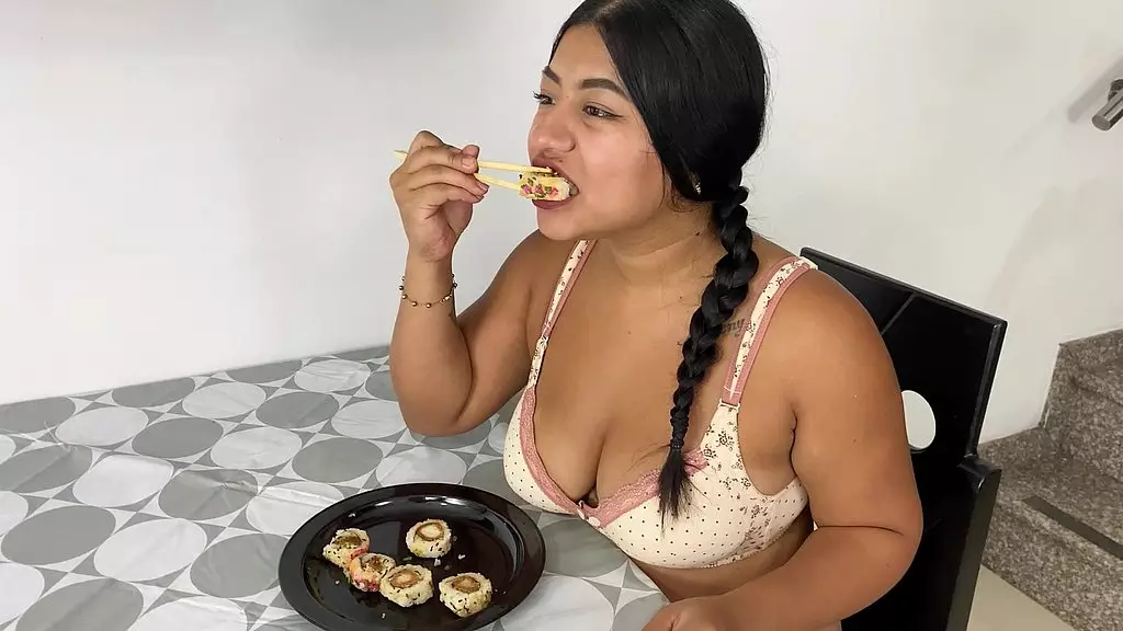 кончу на суши и выпью мочу