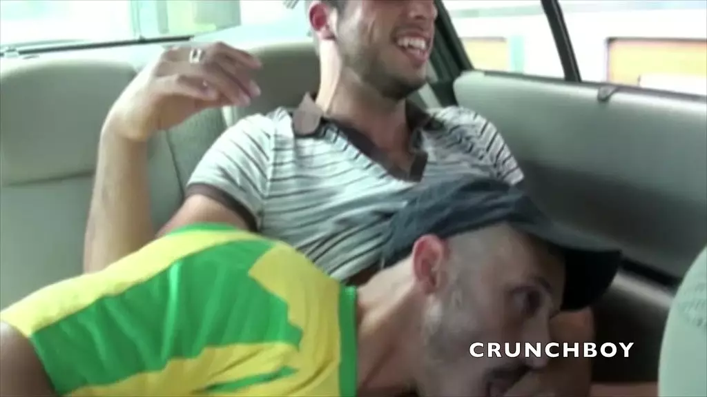 Валенсин трахнул в моей машине, на выставке Стэни Фальконе