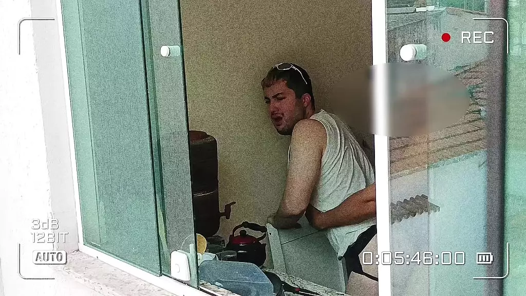 fui flagrado dando pro meu vizinho гетеро