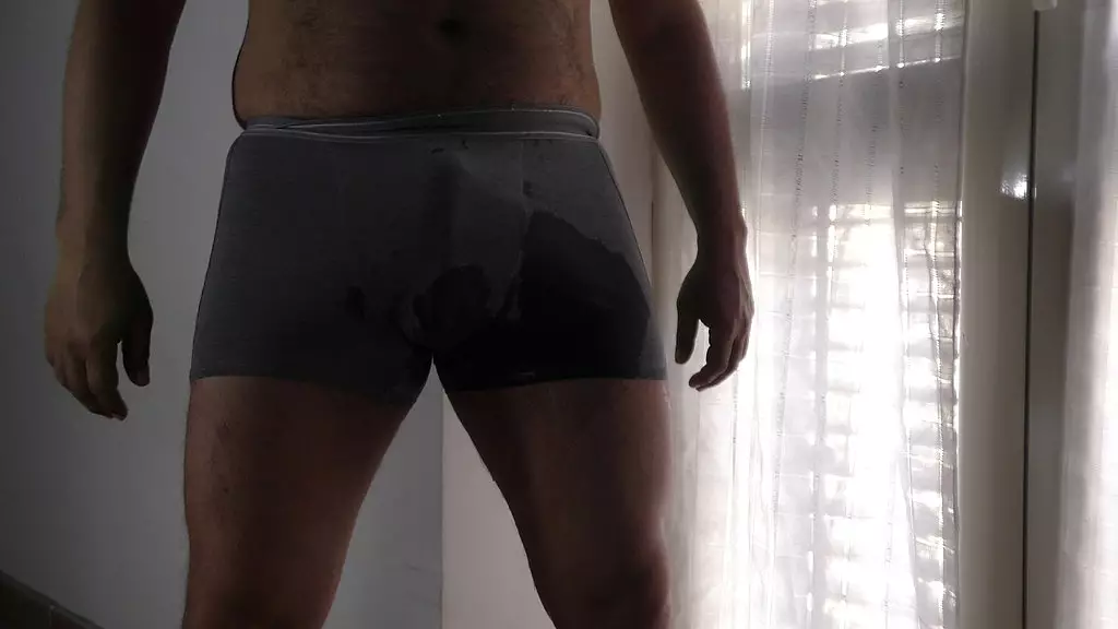 gg мочит мое нижнее белье