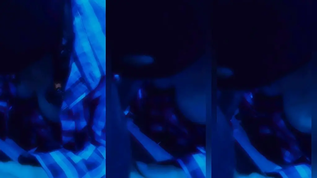 sharon dando una rica mamada de verga, facial garganta profunda mexicana chupando verga y huevos a su esposo, chichona muestra sus pezones perforados y si piercing es muy sexy panocha y tetas con pier