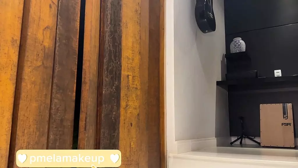 fizemos uma suruba de natal com 3 pirocudos e 2 trans gostosas e dotadas eu e minhas amiguinhas fudemos muito