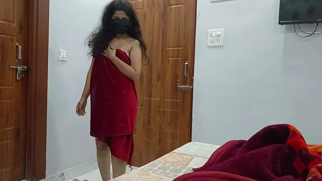 молодожены горячая девушка трахается с парнем в номере отеля!!