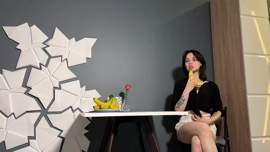 девушка мастурбирует в одиночестве, когда никого нет дома