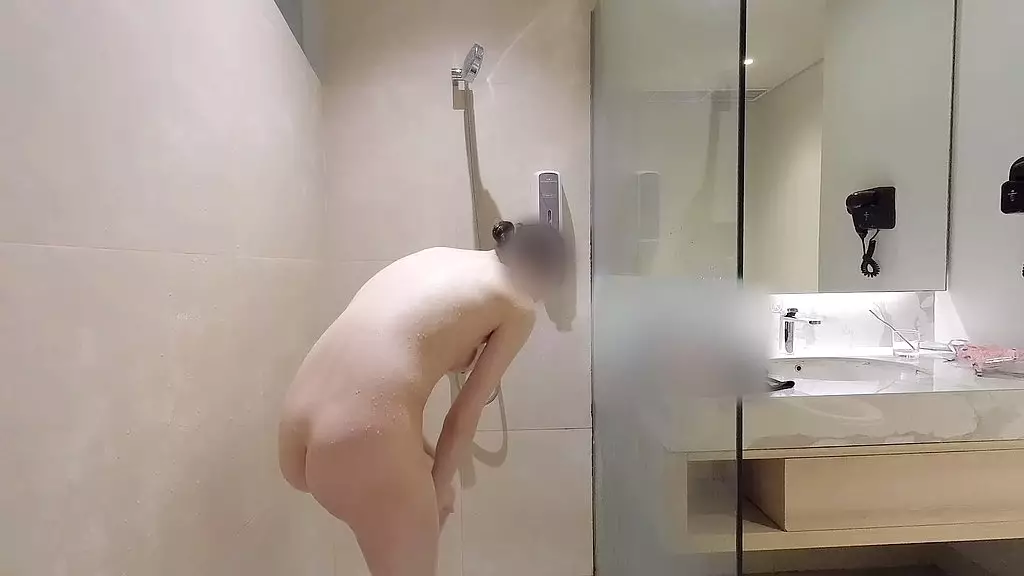 однодневный душ(とある日のシャワー)