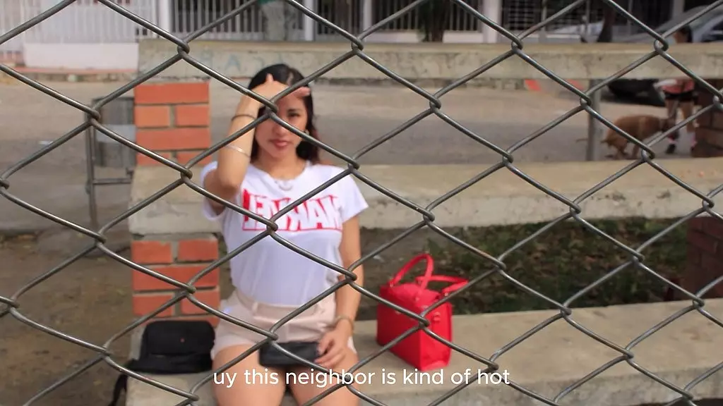 я следую за экстерьером парка на публике- на испанском- pov- 18 anos- субтитры на английском