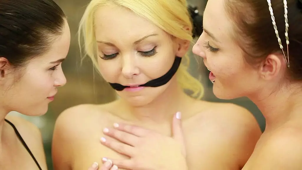 В ролях: Кэт Ли; Кит Ли; Жасмин Уэбб; Пол Чаплин; Бен Келли; Джей Джей О'Нил; Дженна Дж