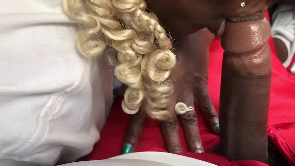 отдохни от работы и кончи мне в рот