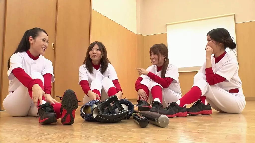 горячий секс в японской школе трахает сексуальных подростков все дни