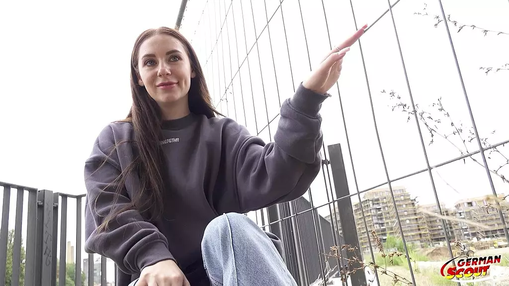 немецкий разведчик - маленькая грудь, длинные половые губы, подросток эмма эванс, пикап и разговор с жестким кастингом, трах