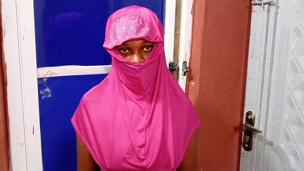 возбужденная мусульманская жена занимается сексом со своим лучшим другом мужа xxx видео домашнее черное порно