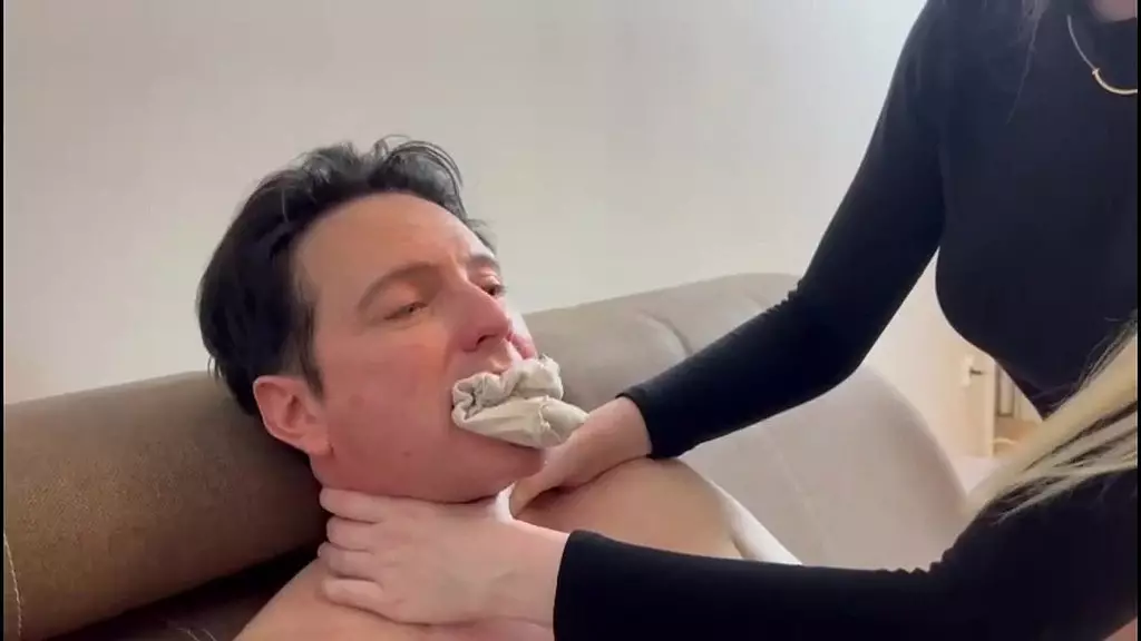 совместная квартира 24/7 - рабыня лесбиянок! полный фильм