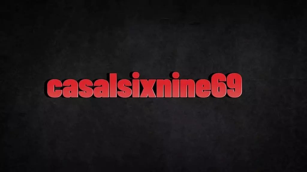 возвращает рубашку жене