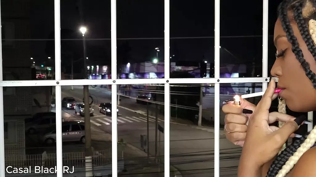 casal transando gostoso na janela do apartment
