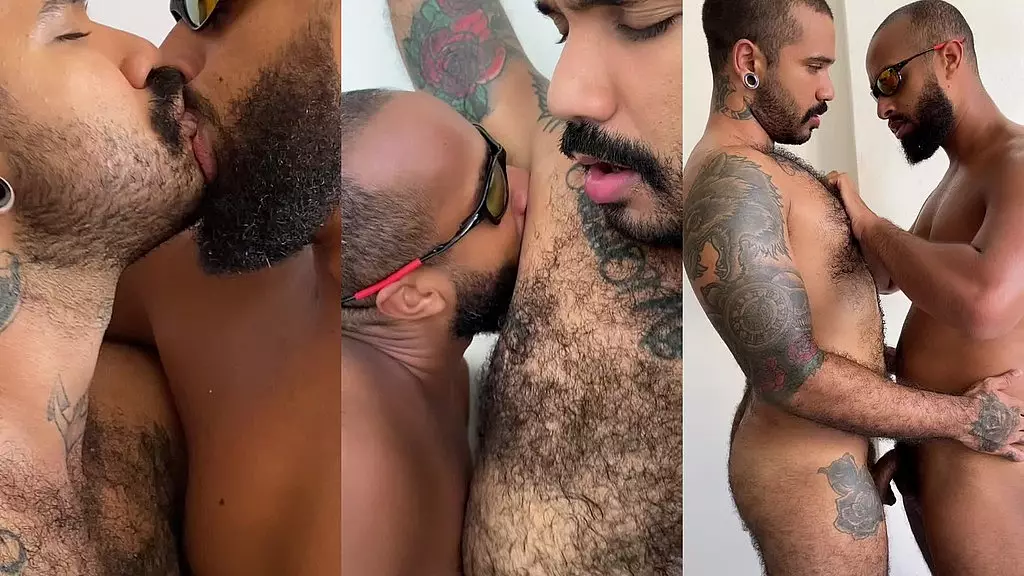 sarro e beijos com muita saliva de dois pretos