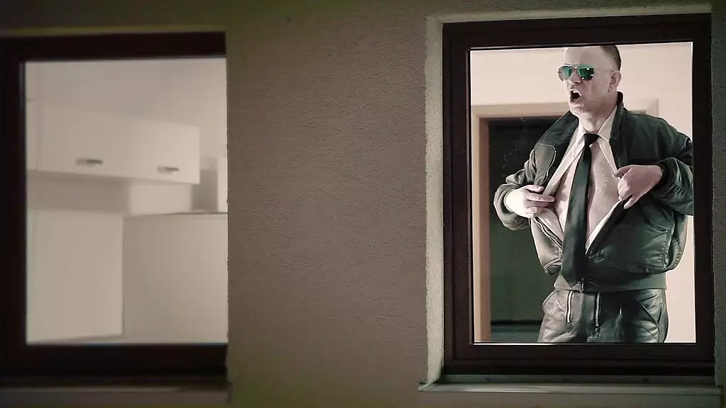 альфа кожаный красавчик xl 7 (вид вуайериста + выстрелы спермы xl)