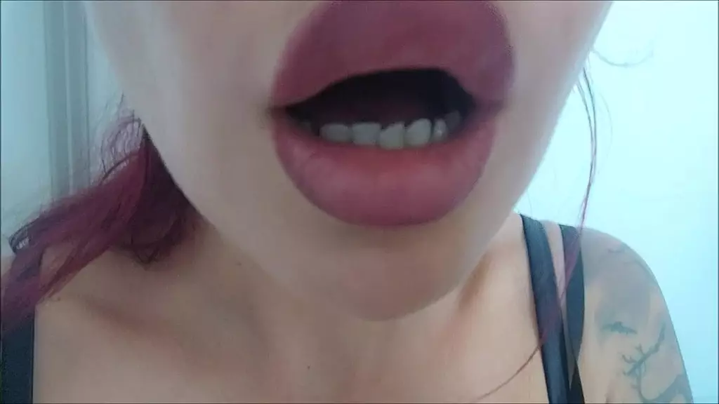 chantalchannel in: наслаждайся моим пердежом, моей грудью и моей отрыжкой