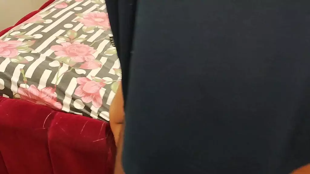 ele nao aguentou a pressao e gozou muito com a minha buceta quente