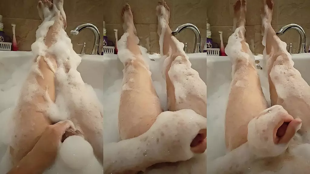 момент мастурбации солобоя от первого лица