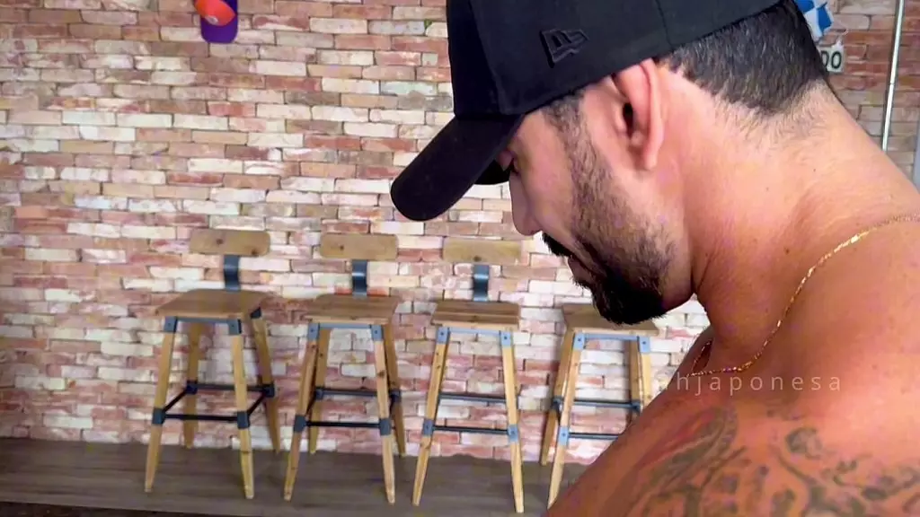 Клиенты заставляют меня трахаться, когда я трахаю своего члена. Полное