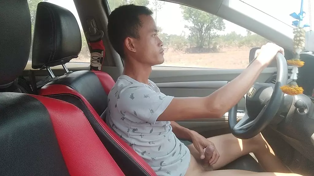 ขับรถชักว่าว